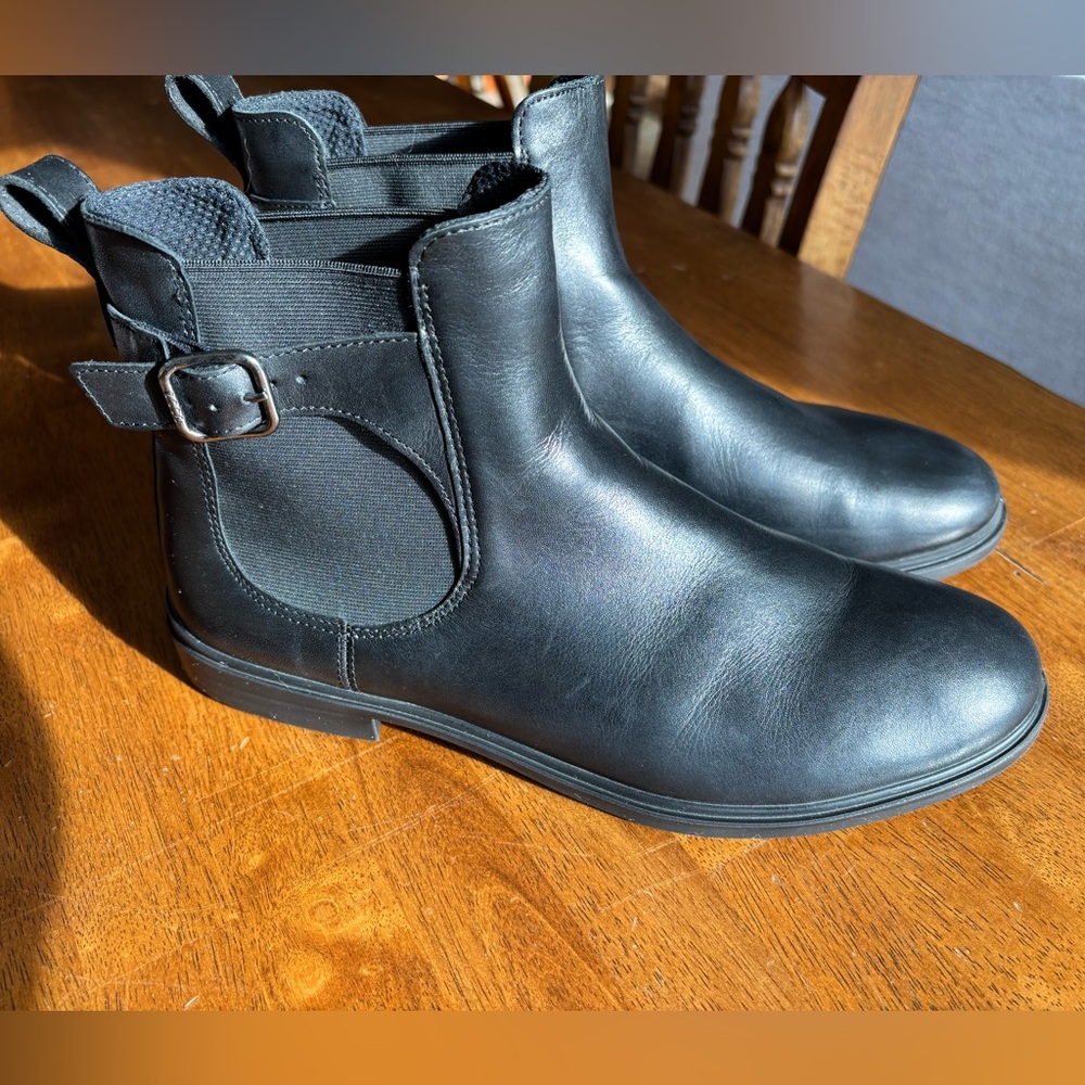 Women’s Ecco Black Leather Pull-On Ankle Boots with Buckle Detail Size 10; EU 41